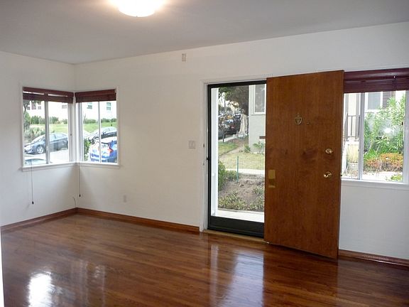 3rd image of 1114 Bay St APT A