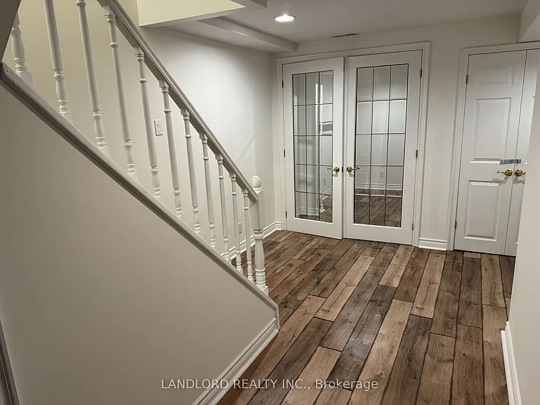 19 Vanessa Rd — Photo 31
