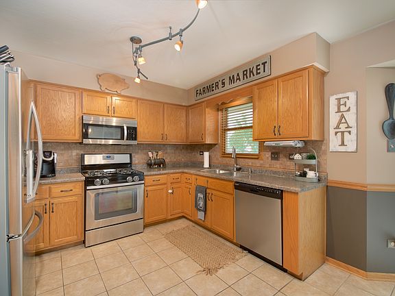 3rd image of 6916 Astoria Dr