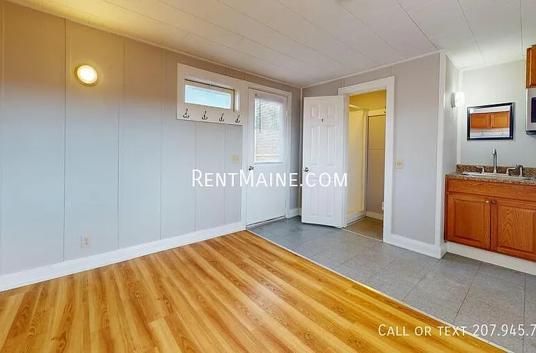 18 Main Rd #5 — Photo 2