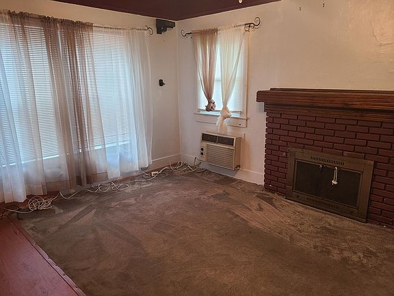 4th image of 1307 N Wheeler St