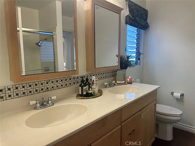 6757 Daryn Dr — Photo 18