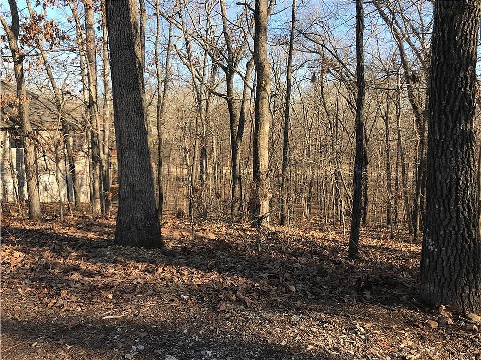 2nd image of Merritt Cir
