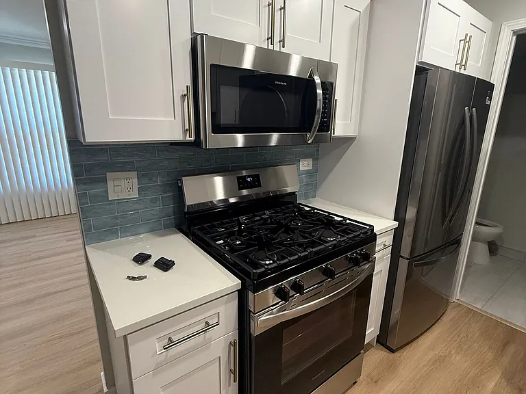 1312 Kingsbury Dr #B — Photo 6