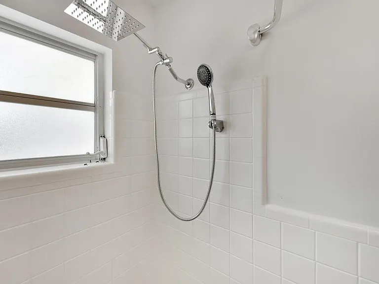 827 22nd St #1 — Photo 16