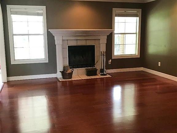 4th image of 1247 Walnut Dr