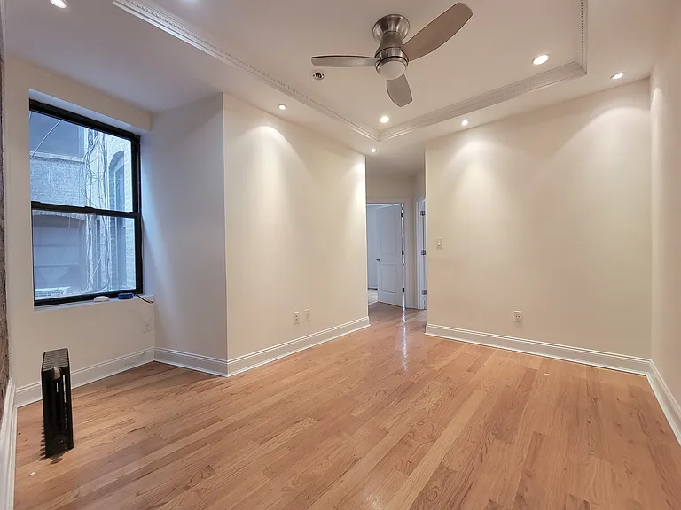 3147 Broadway #6 — Photo 3