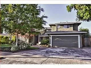 16909 Frank Ave photo 1