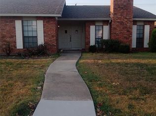 2150 Courtland Cir, Carrollton, TX 75007