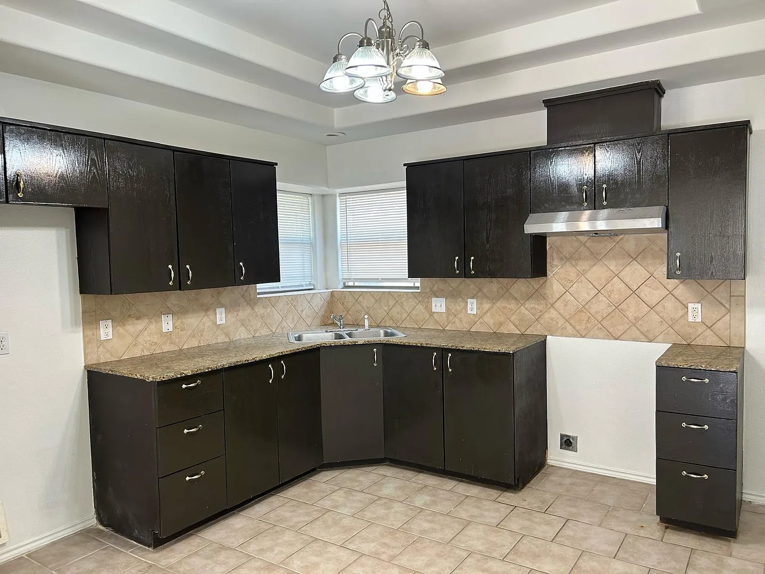 2407 Moonlight Ln — Photo 3