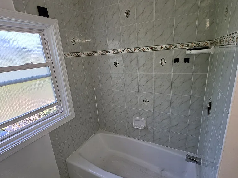 390 Richmond Ave #2 — Photo 12