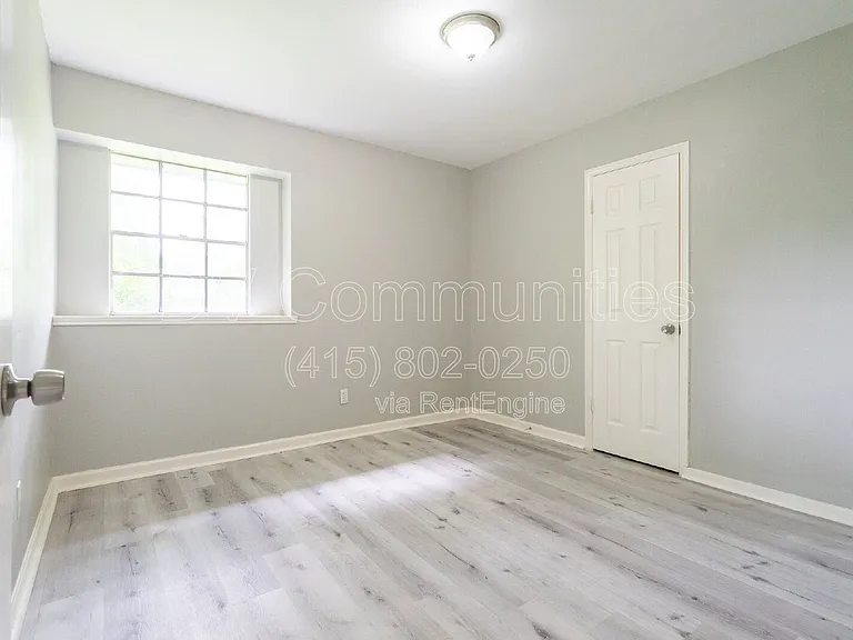 9196 White Oak Dr — Photo 3