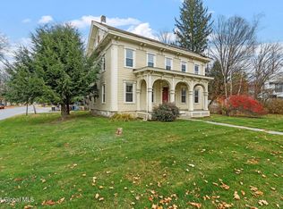 22 Spring St, Cambridge, NY 12816