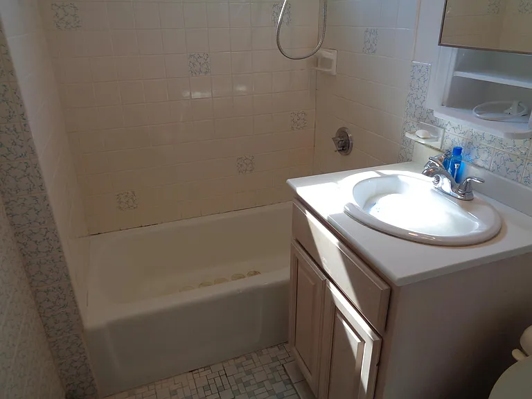 Fairview Ave — Photo 11