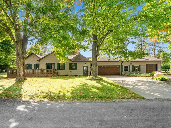 224 N Elizabeth St, Whitehall, MI 49461