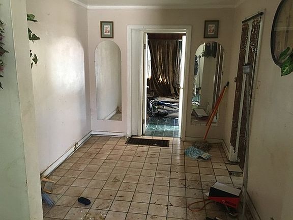 5th image of 9743 S Yates Blvd