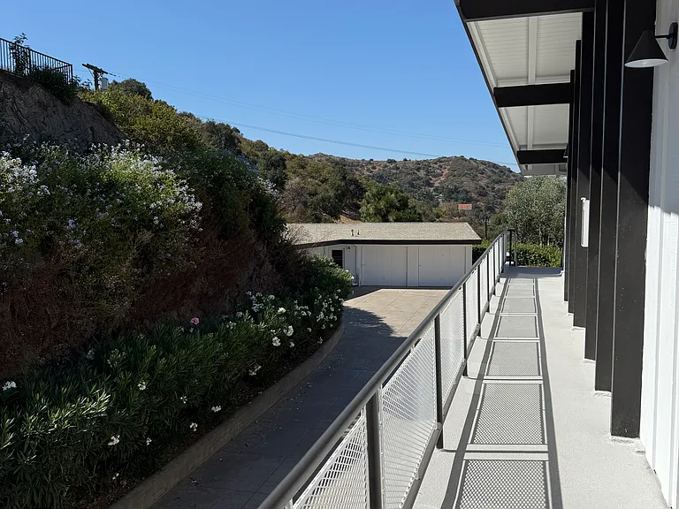 1860 Verdugo Loma Dr #D — Photo 4