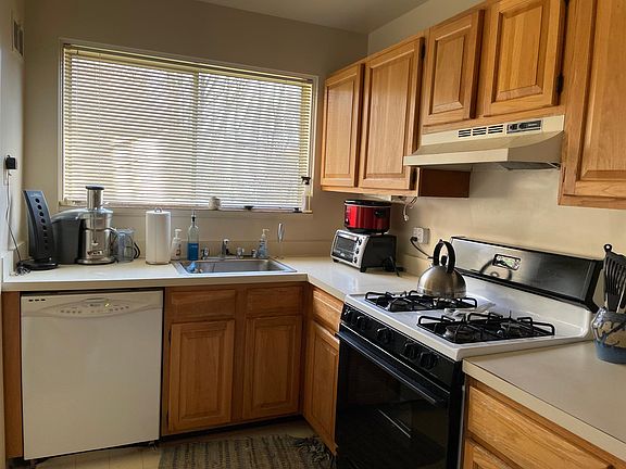 3rd image of 10630 Kenilworth Ave APT 104