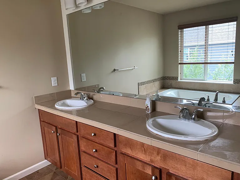 24515 SE 46th Ter — Photo 16