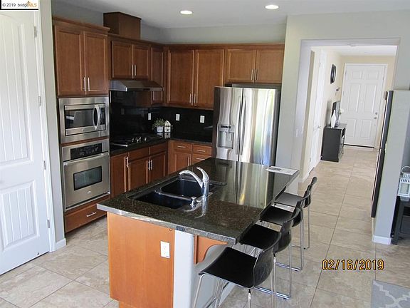 4th image of 4031 Roberts Ct