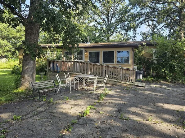 122 Arrowhead Ln, Crescent City, IL 60928