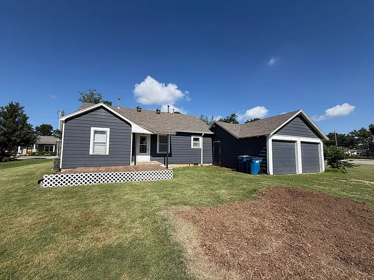 403 SW East St — Photo 15