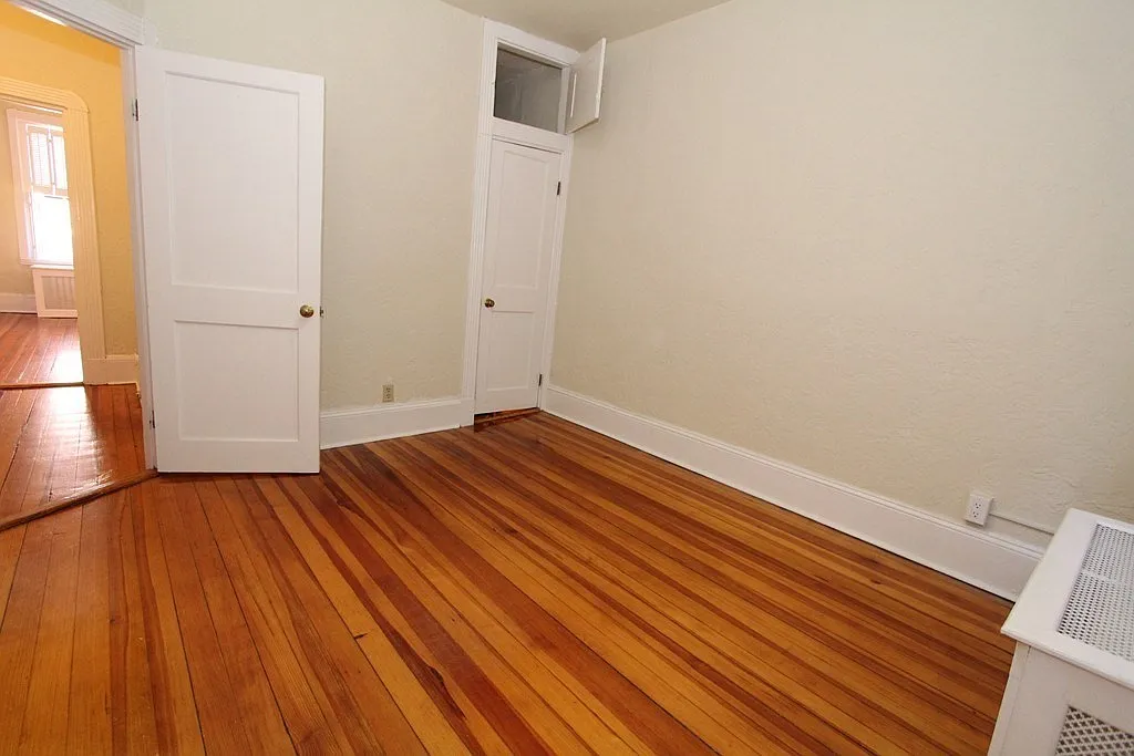 2 bed, 556 sqft, $3,200 — Photo 3