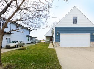 7913 Stark Dr, Algonac, MI