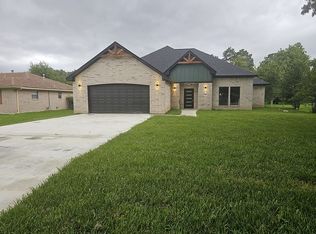 5215 McAnelly Dr, Beaumont, TX 77708