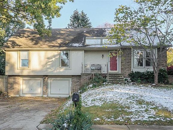 2nd image of 812 NW 41st St