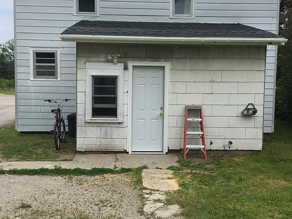 4th image of 1055 Dettloff St