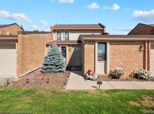 3009 Moon Lake Dr, West Bloomfield, MI 48323