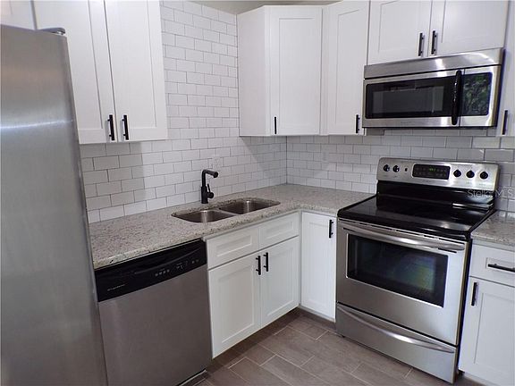 4th image of 3161 35th Ave N
