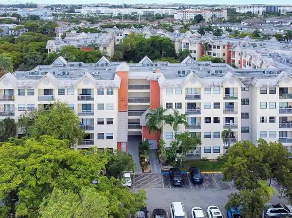 8160 Geneva Ct APT 314, Doral, FL 33166