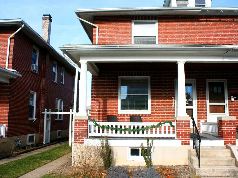 117 W Walnut St #1 — Photo 2