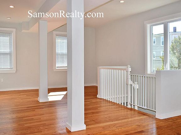 3rd image of 43 Courtland St Floor 2
