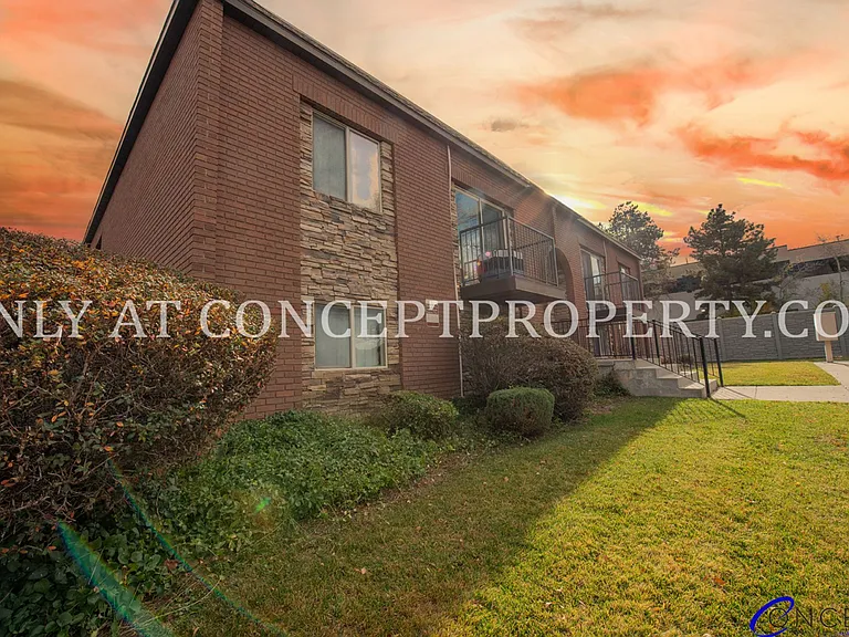 Cottonwood Heights — Photo 42