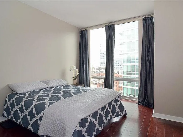 653 N Kingsbury St #1004 — Photo 6