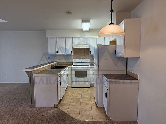4th image of 1080 N 18th St