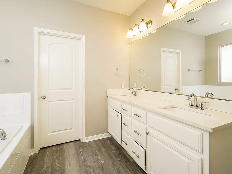 909 Hot Spring Valley — Photo 12
