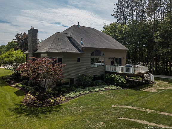 5th image of 7374 Manitoba Ct
