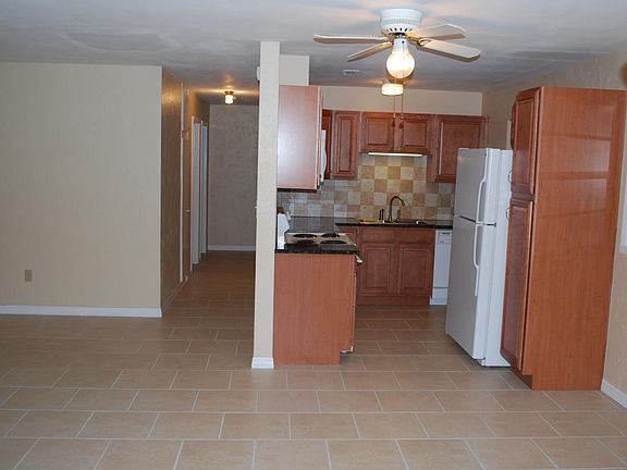Kitchen/Hall
