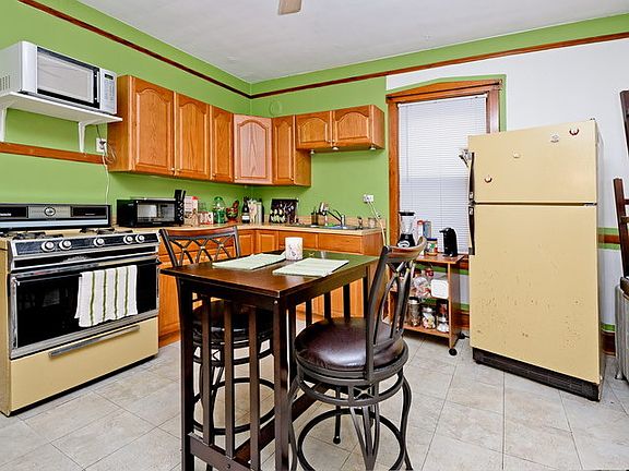5th image of 2324 N Laramie Ave