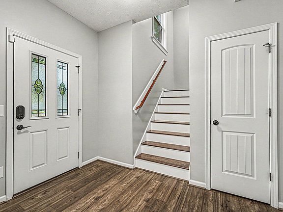 3rd image of 544 Asheford Way