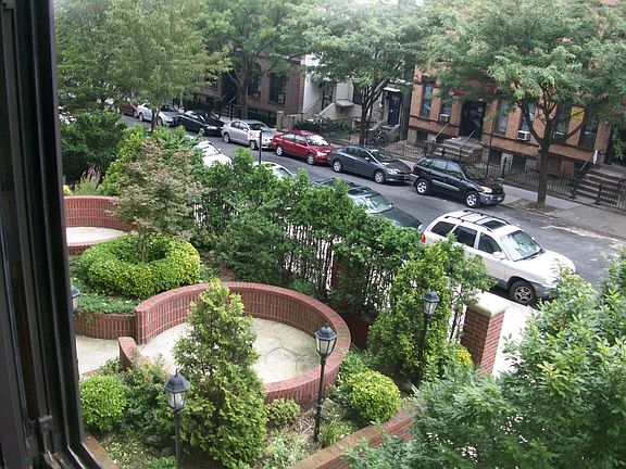4th image of 162 16th St #4