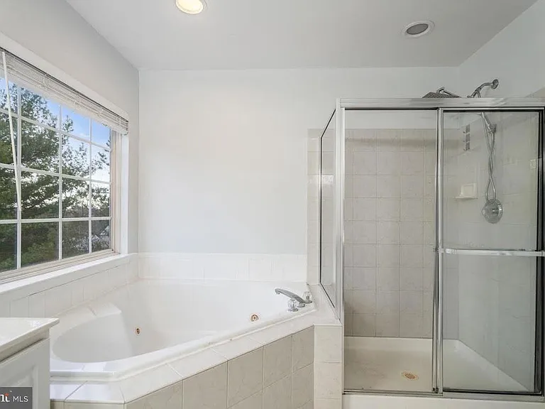 8648 Royal Worcester Ln — Photo 26
