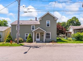 4 Lawrence St, Waterford, NY 12188