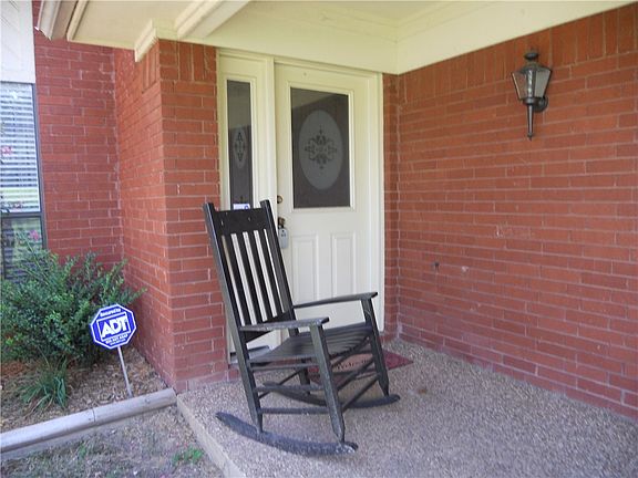 2nd image of 1618 Broken Hill Dr