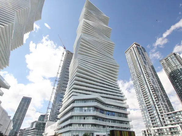 3900 Confederation Pkwy #3602, Mississauga, ON L5B 0K7