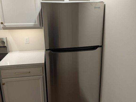 Kitchen refrigerator